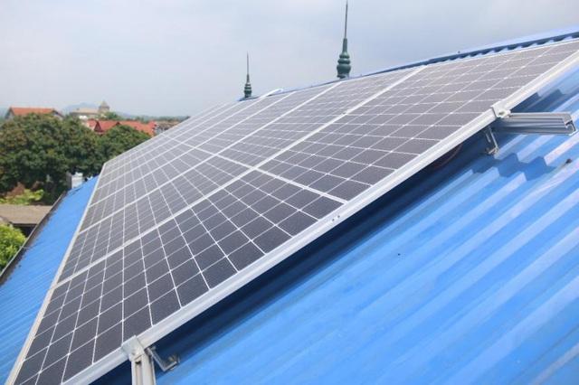 EVNNPC tạo điều kiện tối đa cho khách hàng đầu tư điện mặt trời mái nhà